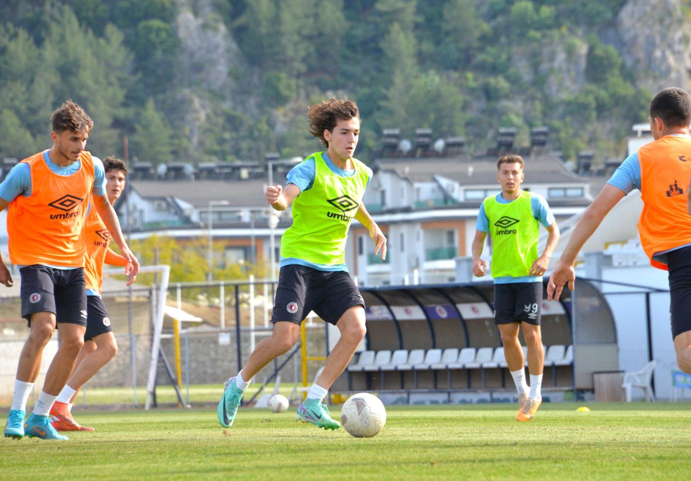 Fethiye Spor, Arnavutköy Belediyespor maçı için antrenmanlara devam ediyor.